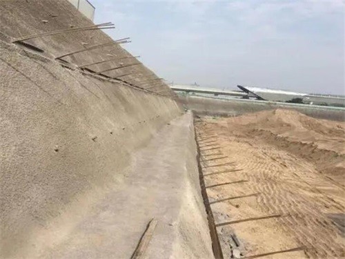 黔西河道边坡加固